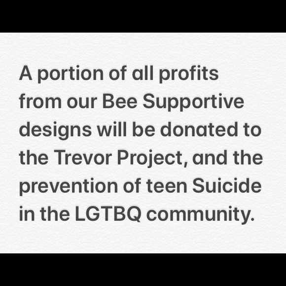 🎁LGBTQ Bee Supportive Sterling Silver Necklace - Picture 8 of 8